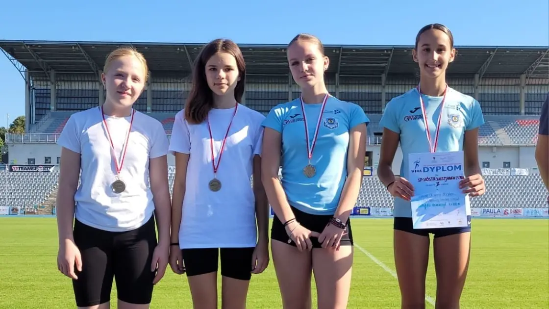 dziewczyny-sztafeta-medal