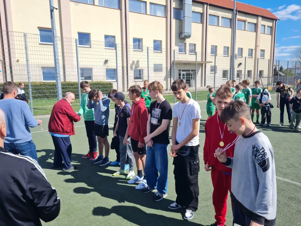 pilkasukces4